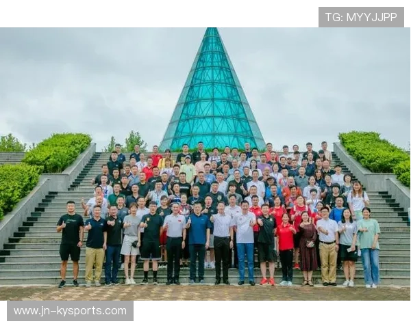 世界篮球联赛在推广中加强基层教练资格认证与继续教育体系，国际篮球教练证